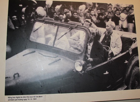 Một số hình ảnh Bác Hồ với quê hương - 2 Một số hình ảnh Bác Hồ với quê hương - 2