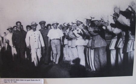 Một số hình ảnh Bác Hồ với quê hương - 9 Một số hình ảnh Bác Hồ với quê hương - 9