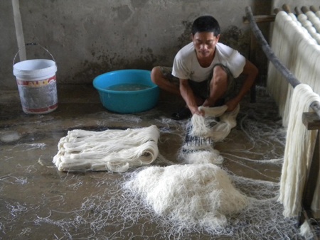 Giật mình với quy trình làm mì sợi - 6