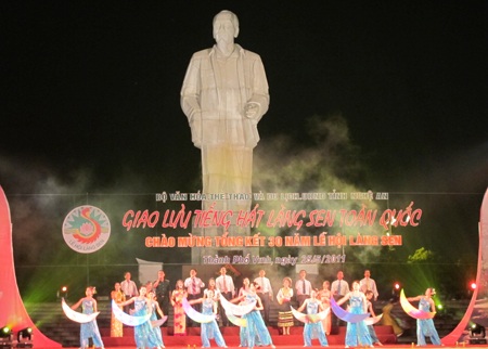 Tiếng hát từ Làng Sen mừng sinh nhật Bác - 1