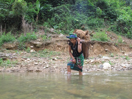 Nhói lòng trẻ vùng lòng hồ thủy điện Bản Vẽ - 11