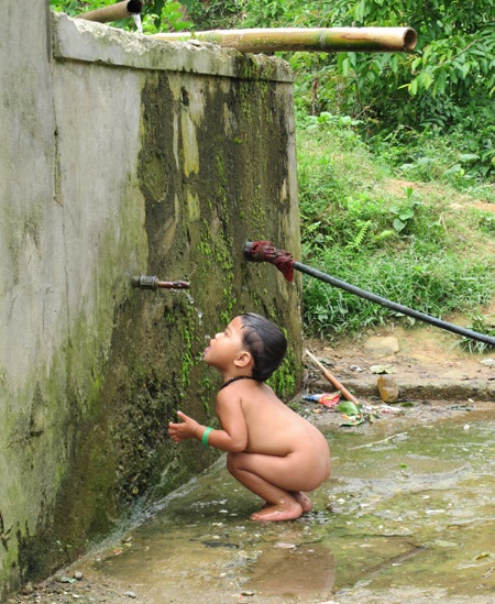 Nhói lòng trẻ vùng lòng hồ thủy điện Bản Vẽ - 12