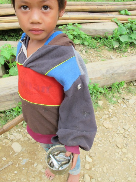 Nhói lòng trẻ vùng lòng hồ thủy điện Bản Vẽ - 2