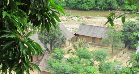 Nhói lòng trẻ vùng lòng hồ thủy điện Bản Vẽ - 15