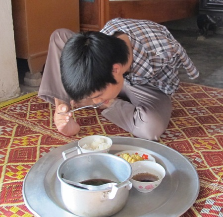 Kỳ tích của thí sinh viết bài thi bằng chân - 16 Kỳ tích của thí sinh viết bài thi bằng chân - 16