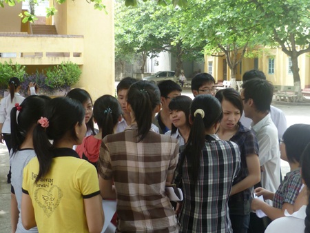 Đề Văn: Hay nhưng hơi khó với HS trung bình - 12