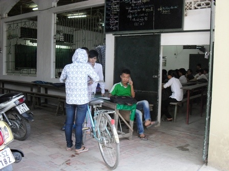 "Biết thế này em ôn ở quê cũng được...” - 1