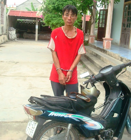 Mới ra tù lại “vào tội” - 1