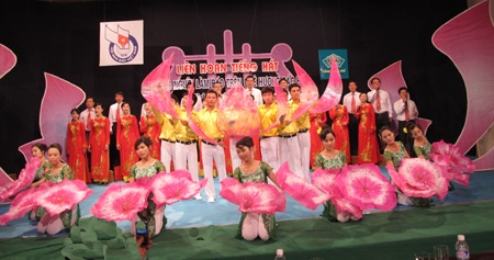 Liên hoan tiếng hát những người làm báo trên quê hương Bác Hồ - 2