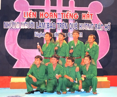 Liên hoan tiếng hát những người làm báo trên quê hương Bác Hồ - 1
