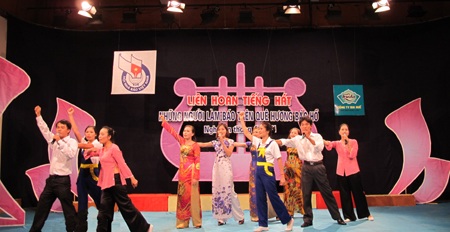 Liên hoan tiếng hát những người làm báo trên quê hương Bác Hồ - 4