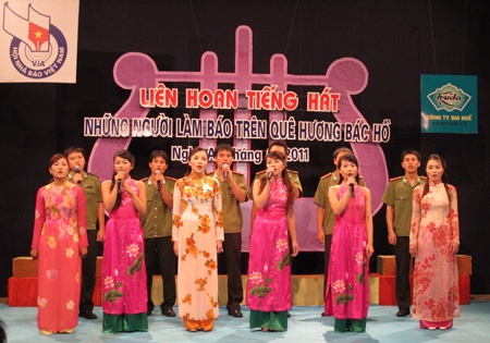Liên hoan tiếng hát những người làm báo trên quê hương Bác Hồ - 6