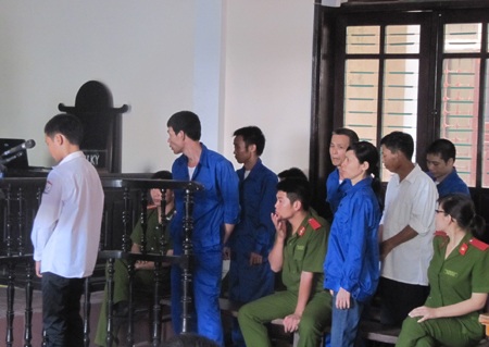 “Giúp” phạm nhân buôn ma túy, cán bộ trại giam lĩnh án - 3 “Giúp” phạm nhân buôn ma túy, cán bộ trại giam lĩnh án - 3