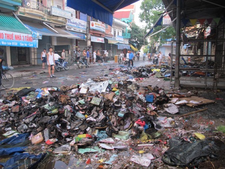 Ngọn lửa đi qua, chợ Vinh tan tành - 17 Ngọn lửa đi qua, chợ Vinh tan tành - 17