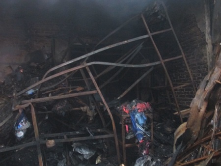 Ngọn lửa đi qua, chợ Vinh tan tành - 5