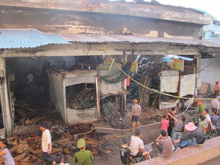 Bộ Công an vào cuộc điều tra vụ cháy chợ Vinh - 1