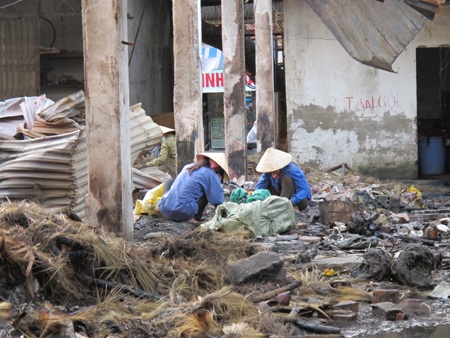 Chợ Vinh 3 ngày sau vụ cháy lớn - 5