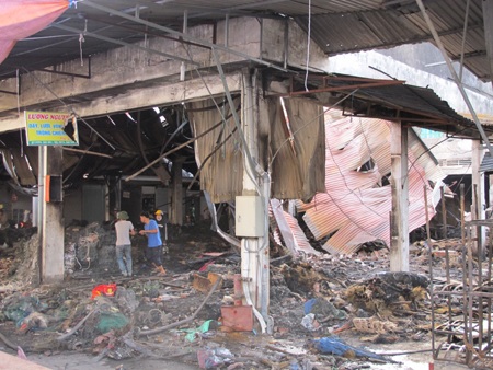 Chợ Vinh 3 ngày sau vụ cháy lớn - 1