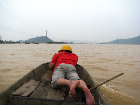 Ấn tượng những khoảnh khắc phóng viên tác nghiệp  - 11