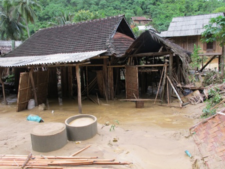 Cận cảnh Yên Tĩnh tan hoang sau cơn lũ  - 3