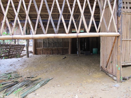 Cận cảnh Yên Tĩnh tan hoang sau cơn lũ  - 4