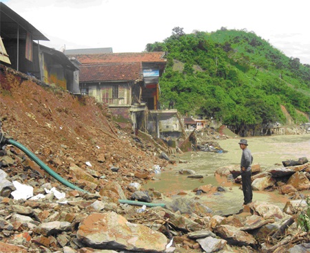 Nghệ An đề nghị Chính phủ hỗ trợ khắc phục hậu quả cơn bão số 2 - 1