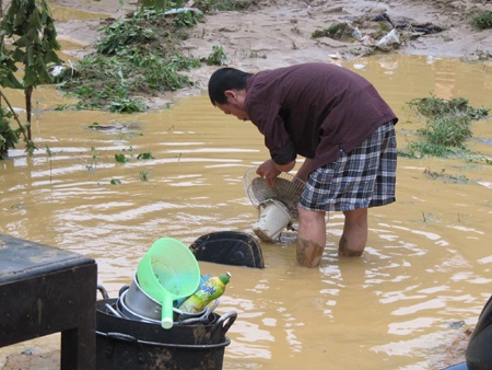 Chênh vênh bên dòng suối Chạ  - 2
