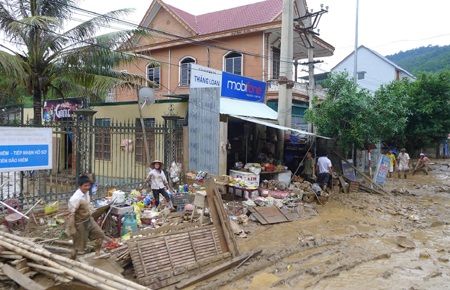 Lũ lịch sử, Kỳ Sơn tan hoang - 4 Lũ lịch sử, Kỳ Sơn tan hoang - 4