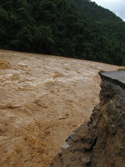 Lũ kinh hoàng ở miền Tây Nghệ An - đâu là nguyên nhân?  - 1