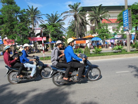 Những cuốc xe lai miễn phí mang “thương hiệu” sinh viên - 2