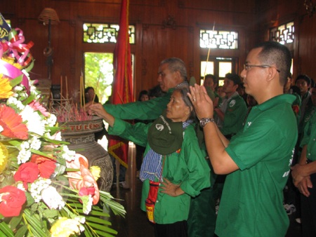 Hành trình xuyên Việt từ Làng Sen đến bến Nhà Rồng - 3 Hành trình xuyên Việt từ Làng Sen đến bến Nhà Rồng - 3