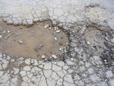 Cận cảnh quốc lộ 7A “nát như tương” - 5