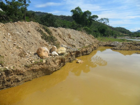 "Vàng tặc" đại náo Châu Phong - 2