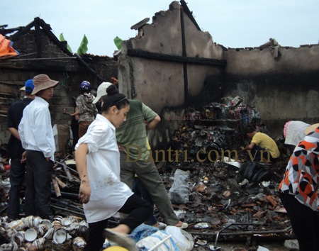 Lại cháy chợ ở Nghệ An - 2