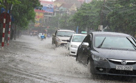 Cơn mưa chiều hạ nhiệt thành Vinh - 6