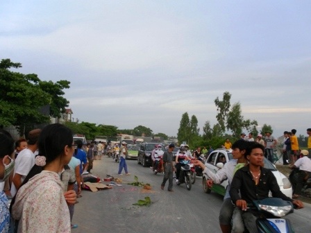 Tai nạn thương tâm, bé 3 tuổi chết tại chỗ, 3 người trọng thương - 1