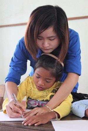 Màu áo xanh tình nguyện qua các bản làng - 6 Màu áo xanh tình nguyện qua các bản làng - 6