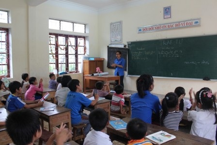 Màu áo xanh tình nguyện qua các bản làng - 7 Màu áo xanh tình nguyện qua các bản làng - 7