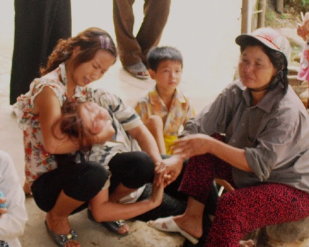 Nỗi đau quặn lòng người ở lại  - 1