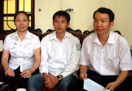 Thủ khoa ĐH Ngoại thương: Vượt qua cái nghèo để học giỏi - 2