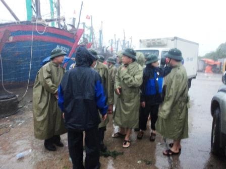 Bão số 3 suy yếu, người dân nhẹ nhõm  - 3