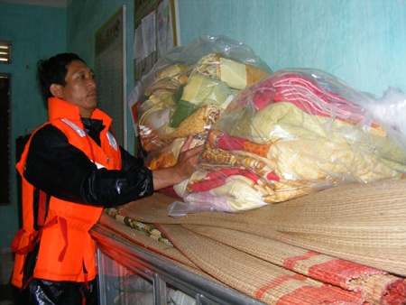 Chạy đua với cơn bão đang áp sát - 14