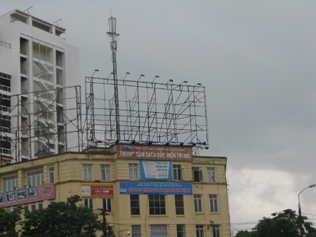 Hối hả di dân khi cơn bão đang tiến sát bờ - 4