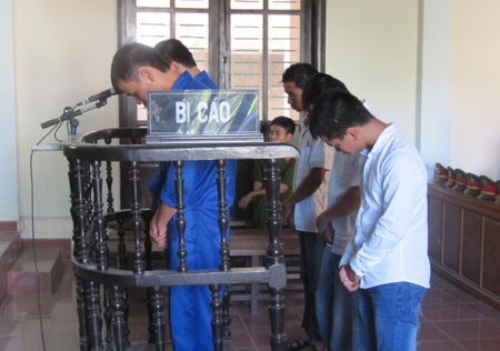 6 đối tượng lĩnh án vì dùng súng giết người - 1 6 đối tượng lĩnh án vì dùng súng giết người - 1