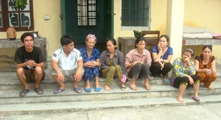 Bắt ổ đánh bạc liên xã do quý bà cầm đầu - 1