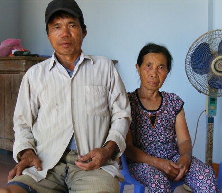 Hai nông dân nghèo nhặt được 300 triệu đồng, trả người đánh mất - 2