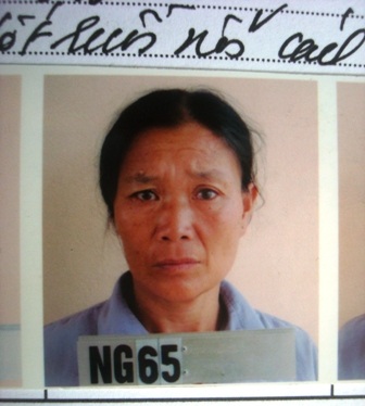 Người đàn bà "nhặt được" ma túy, thuốc nổ và lựu đạn - 1