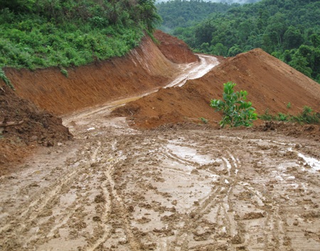 Khủng khiếp một con đường - 4