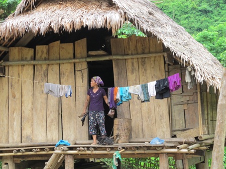 Về bản nghèo sắp chìm nghỉm trong lòng hồ thủy điện - 7