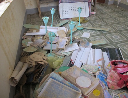 Ngổn ngang trường học ... khi cơn lũ đi qua  - 9